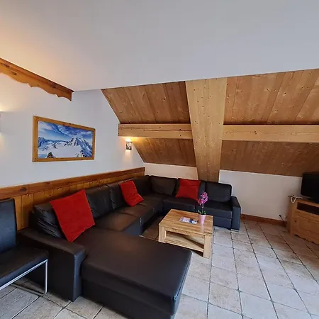 Des Neiges Oz En Oisans 4*