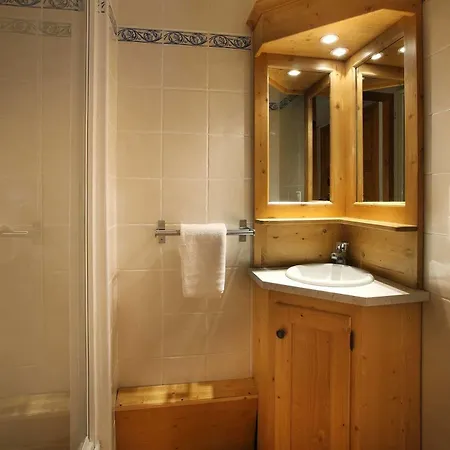 Des Neiges Oz En Oisans Aparthotel